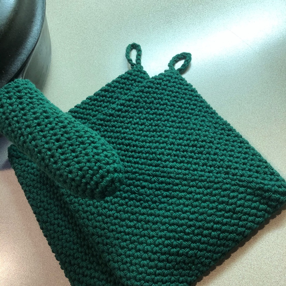 2 Forest green cotton potholders & 1 handle holder